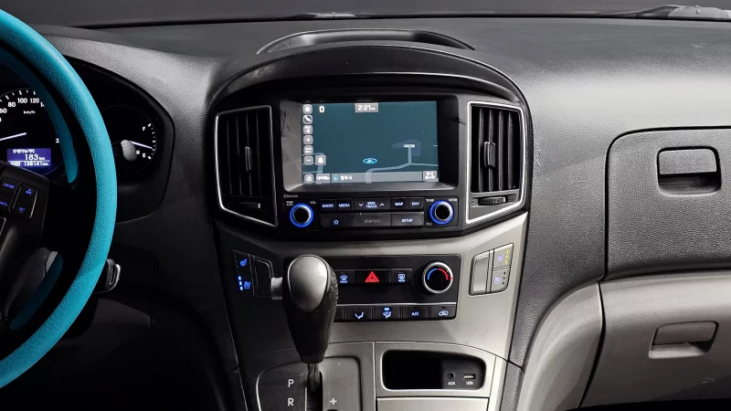 Hyundai Starex
