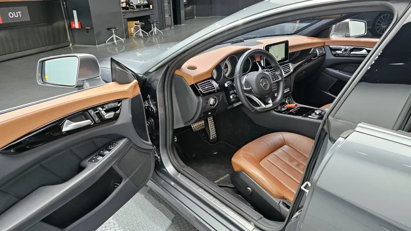 Mercedes-Benz CLS-Class