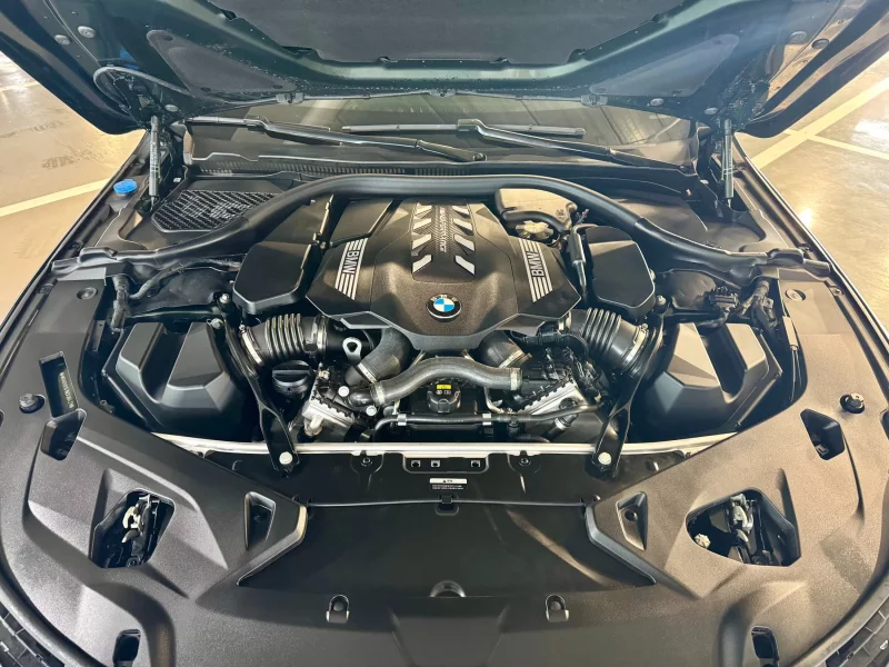 BMW 8-Series