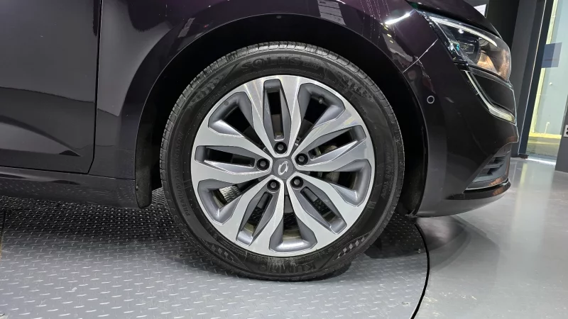 Renault SM6