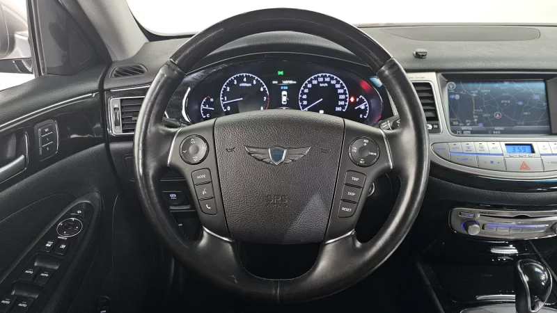 Hyundai Genesis