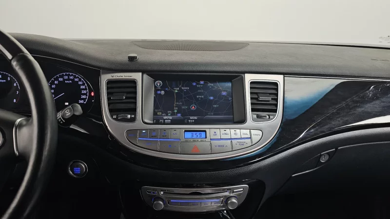 Hyundai Genesis