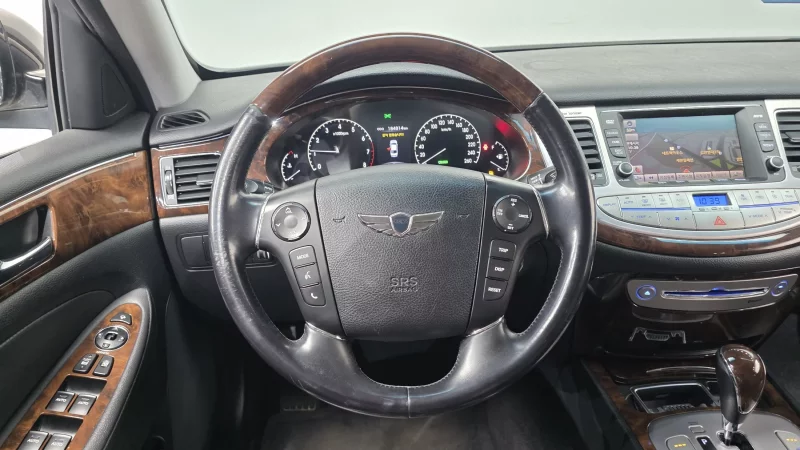 Hyundai Genesis