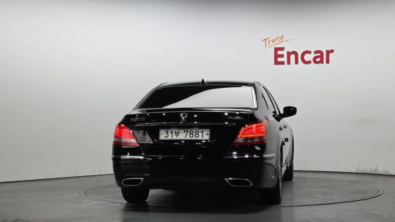 Hyundai Equus