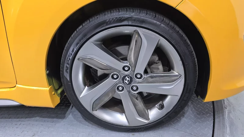 Hyundai Veloster