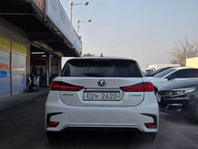Lexus CT200h