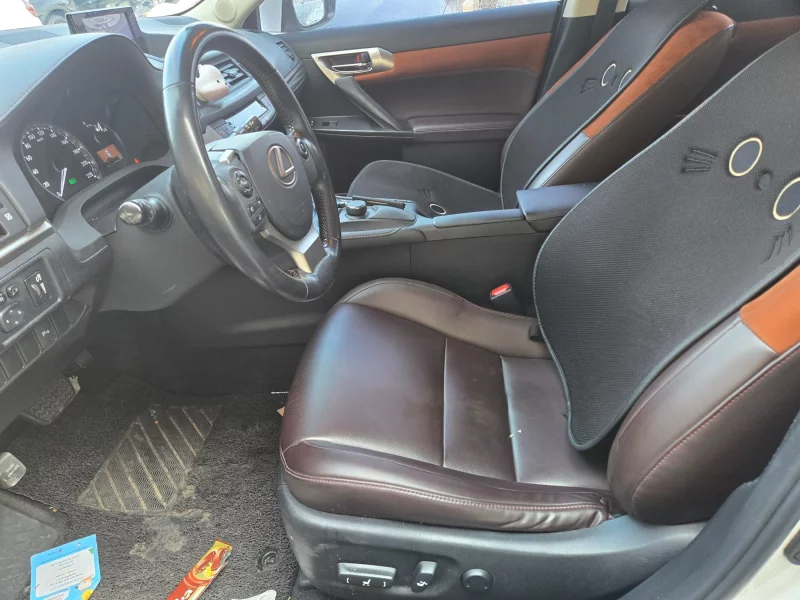 Lexus CT200h