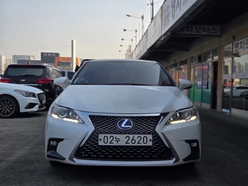 Lexus CT200h