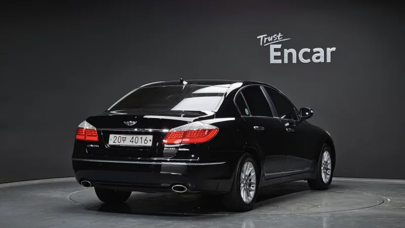 Hyundai Genesis