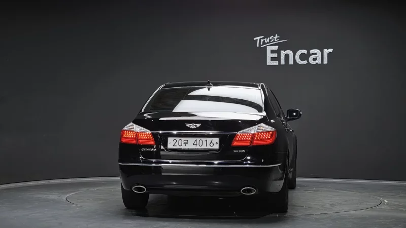 Hyundai Genesis
