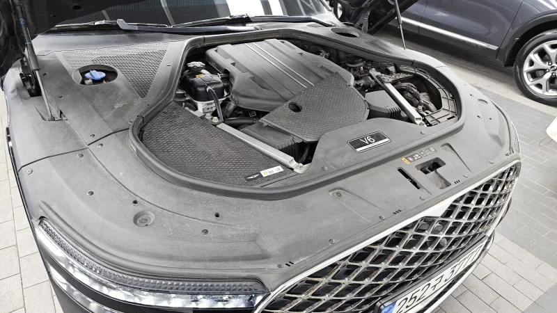 Genesis G90