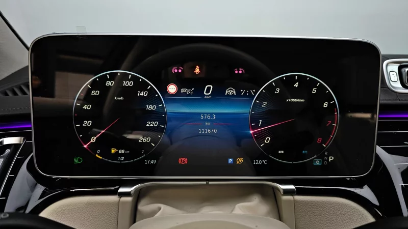 Mercedes-Benz S-Class