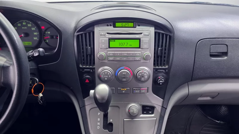 Hyundai Grand Starex