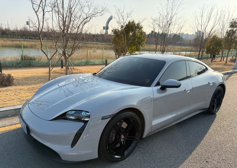 Porsche TAYCAN
