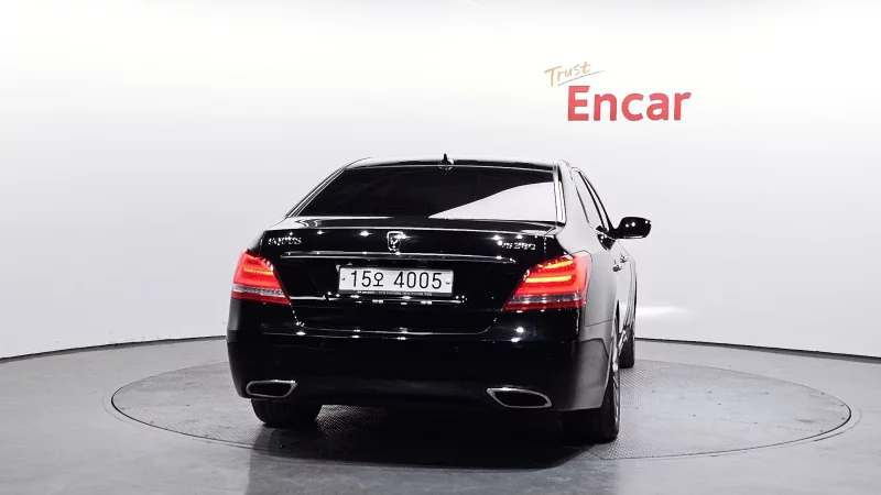 Hyundai Equus