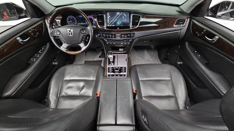 Hyundai Equus