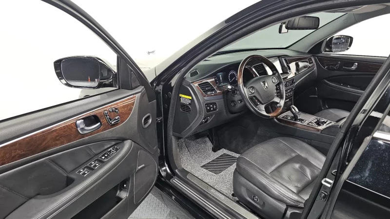 Hyundai Equus