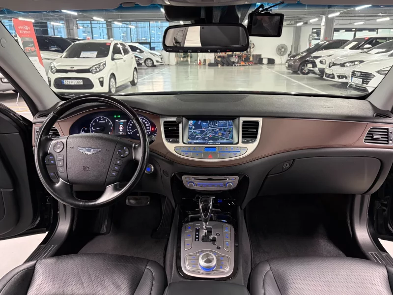 Hyundai Genesis