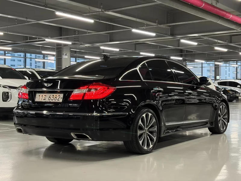 Hyundai Genesis
