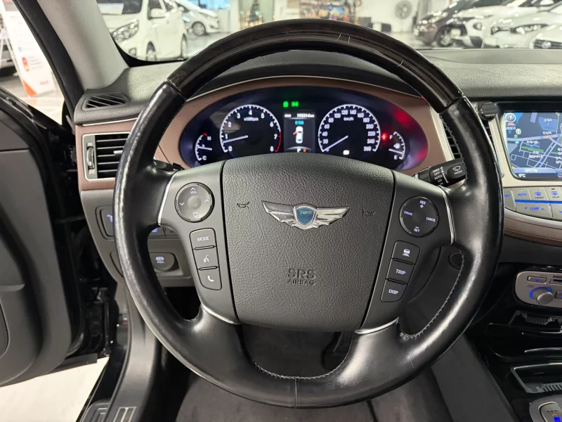 Hyundai Genesis