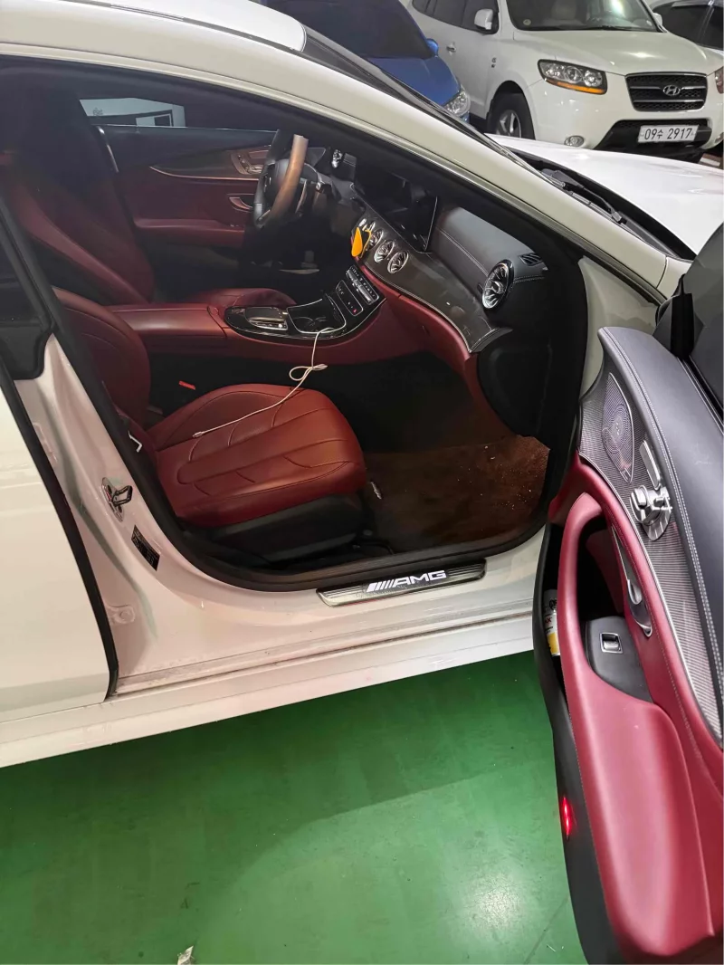 Mercedes-Benz CLS-Class