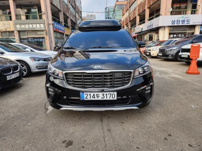 Kia Carnival