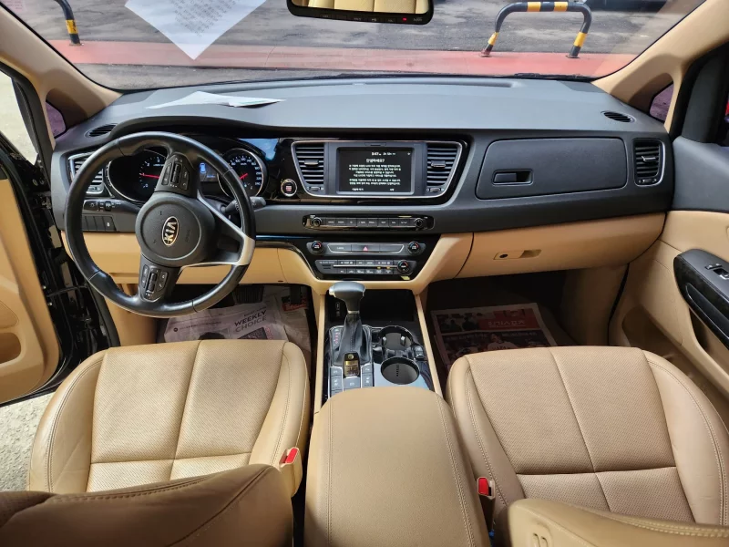 Kia Carnival