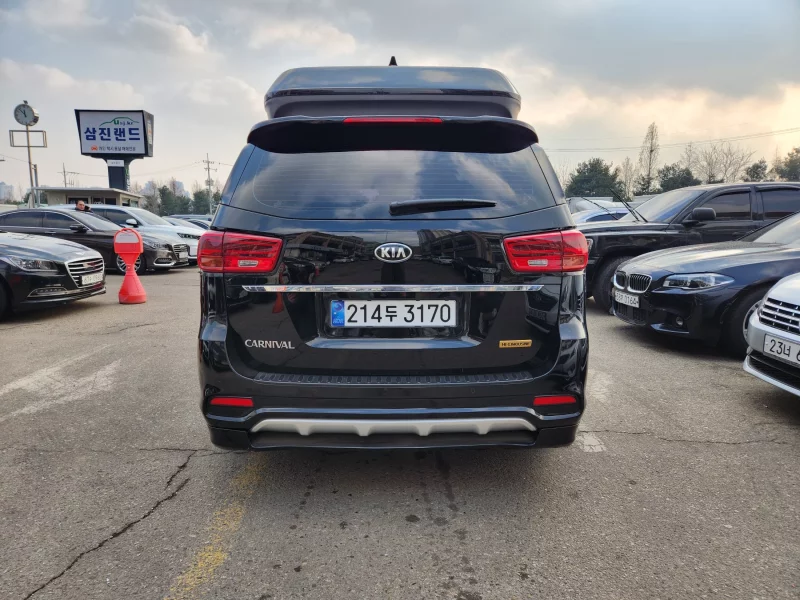 Kia Carnival