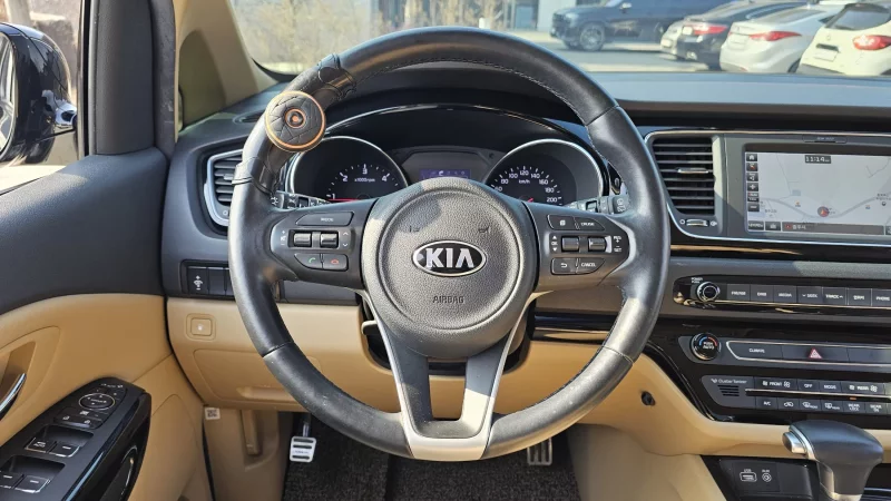 Kia Carnival