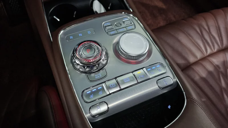 Genesis G90