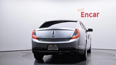 Lincoln MKS
