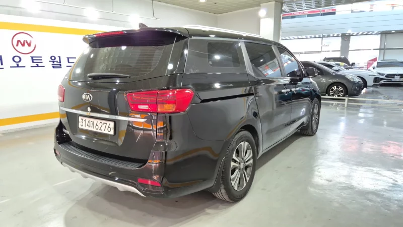Kia Carnival