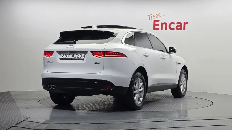 Jaguar F-PACE