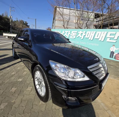 Hyundai Genesis