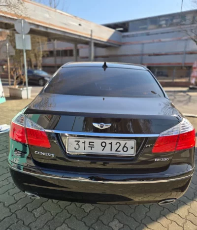 Hyundai Genesis