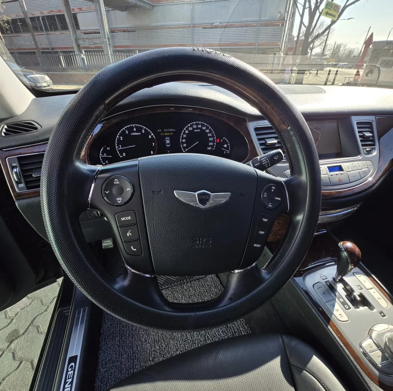Hyundai Genesis