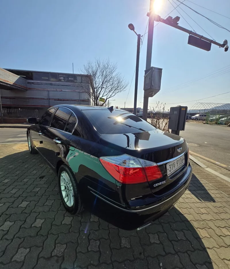 Hyundai Genesis