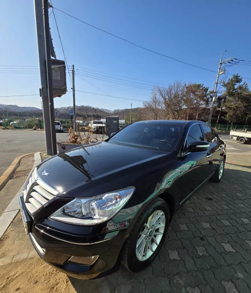 Hyundai Genesis