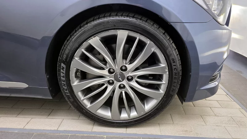 Hyundai Genesis
