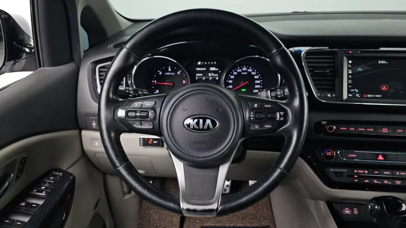 Kia Carnival