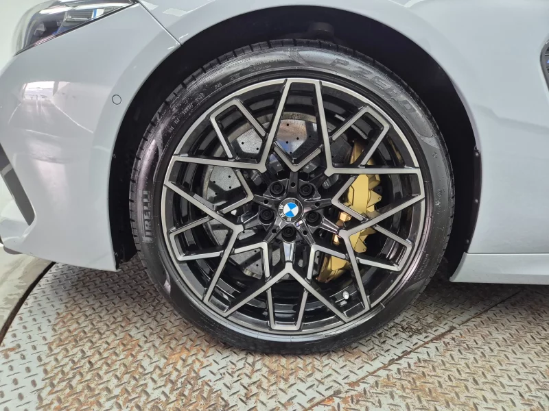 BMW M8