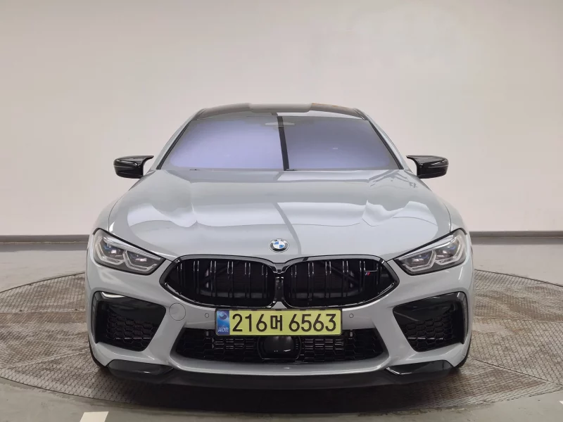 BMW M8