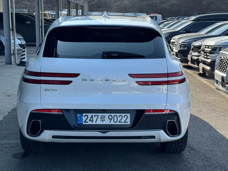 Genesis GV70