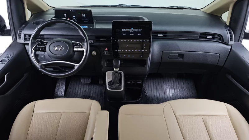Hyundai Staria