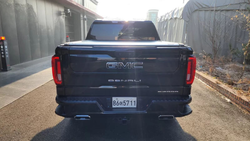 GMC SIERRA