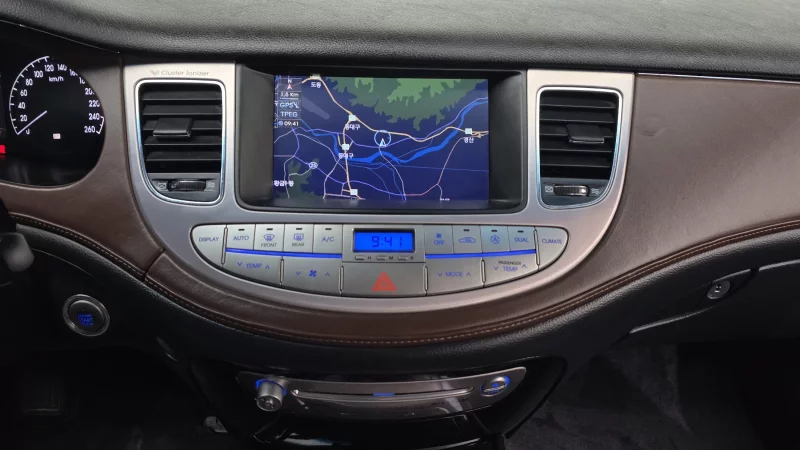 Hyundai Genesis