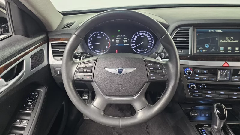 Hyundai Genesis