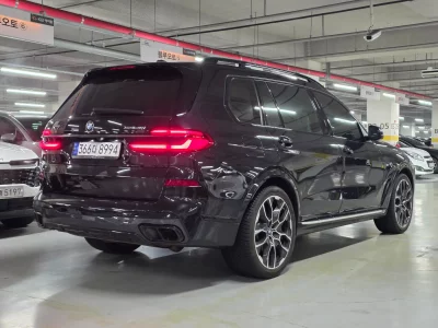 BMW X7