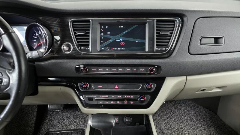 Kia Carnival