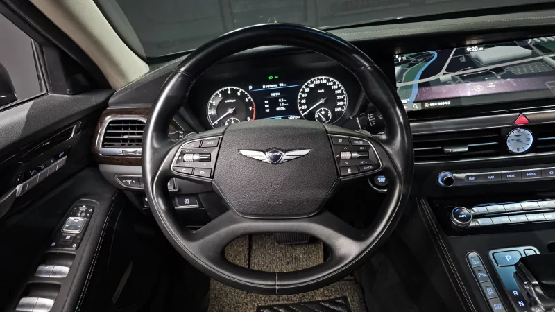Genesis G90